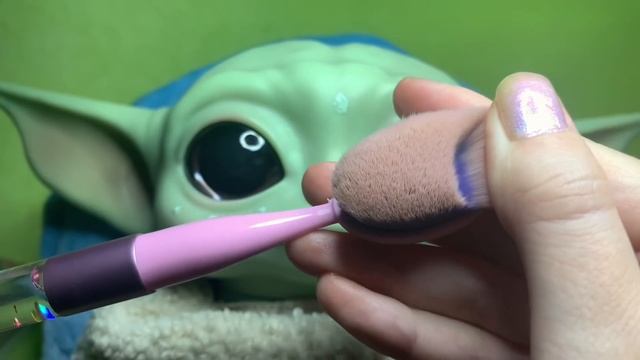 ASMR Mandalorian Makeup on Baby Yoda (Whispered) смотреть онлайн