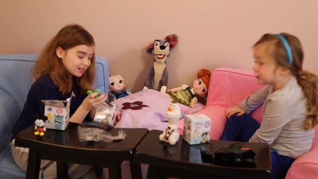 Disney Funko Mystery Minis Series 1 and 2 Surprise Opening! смотреть онлайн