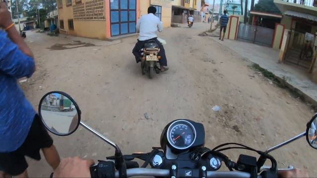 На мотоцикле по Бангалору часть 2, Индия | Bike ride in Bangalore part 2, India смотреть онлайн