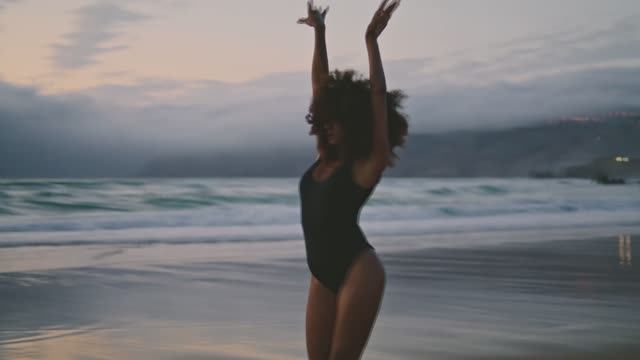 Kvinn, Mister Monj - Meteor Shower