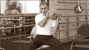 Джамалдинов Муслим. Плечелопаточный периартрит.  Комплекс упражнений.