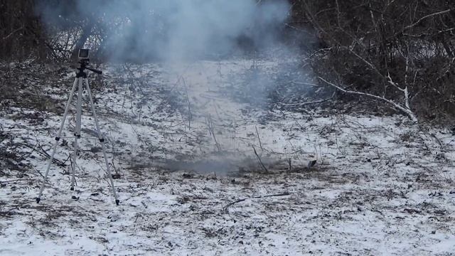 ВЗРЫВАЕМ мощные петарды СВЯЗКАМИ,топ одновременных мощных взрывов ПЕТАРД смотреть онлайн