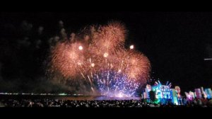 Этот знаменитый международный фестиваль фейерверков.