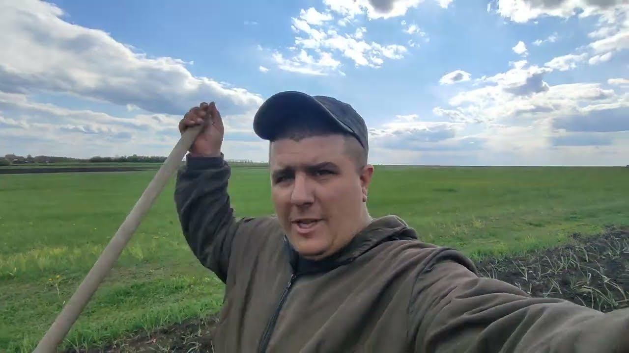 С тяпкой в чесноке, а сажалка не понравилась))) смотреть онлайн