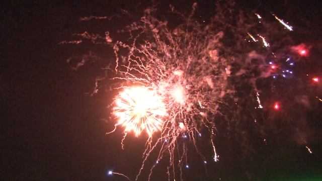 «Споем День Победы вместе!» Cалют Великой Победы смотреть онлайн