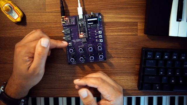 Spherical Sound Society's Ono Sendai generative drum computer explained [1080p] смотреть онлайн