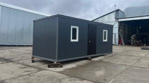 Металлическая бытовка серый графит/ OSB
Окно ПВХ 60х90
Дверь металл