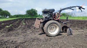 ОКУЧИВАНИЕ картошки МОТОБЛОКОМ