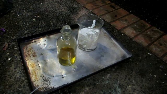 Fuming Nitric Acid Vs Gloves - Spontaneous Combustion смотреть онлайн