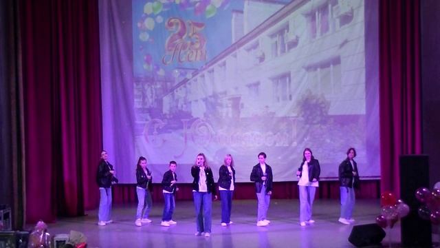 Народный ансамбль "Ефремовские Непоседы" - "С друзьями нам по пути" смотреть онлайн