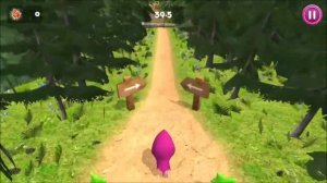 Смелая девочка Маша играет в парке с пауками Смешная Игра Догонялки с Машей