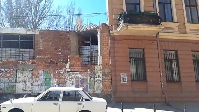 ОДЕССА ДОМ С ОДНОЙ СТЕНОЙ смотреть онлайн