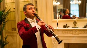 Армянский музыкант кларнетист Карен (живёт в Москве, выезжает по разным городам)