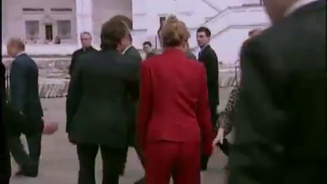 2003 SPECIAL REPORT: Paul McCartney & Heather Mills GOES To RUSSIA(Live From RED SQUARE)