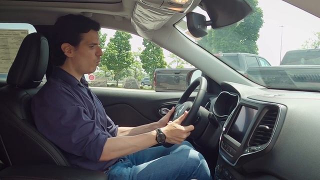 Head to Head | Comparing the 2021 Jeep Cherokee to the Grand Cherokee смотреть онлайн
