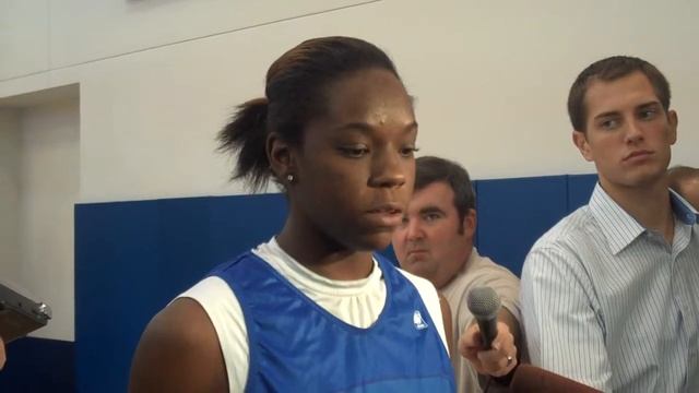 Samarie Walker at UK Hoops Media Day.MP4 смотреть онлайн