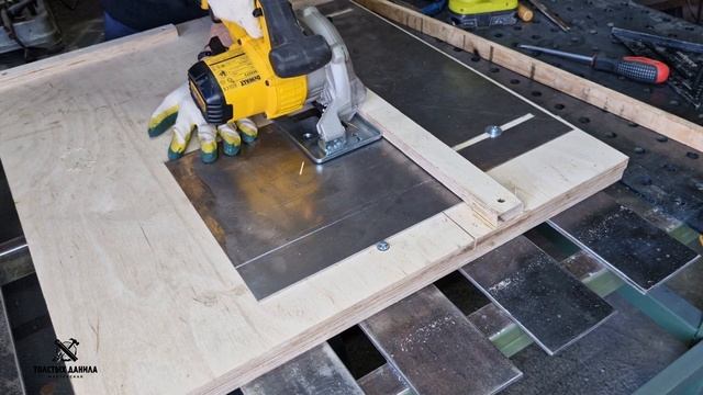 Нужное приспособление для изготовления железных ящиков циркулярной пилой. DIY. Metalworking.