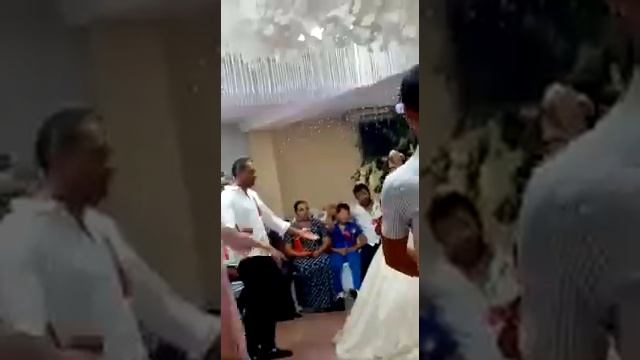 Миша Кульбак с дочками танцует❤ смотреть онлайн