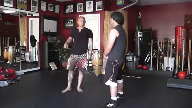 Sharp Knife Drill with Sifu Singh смотреть онлайн
