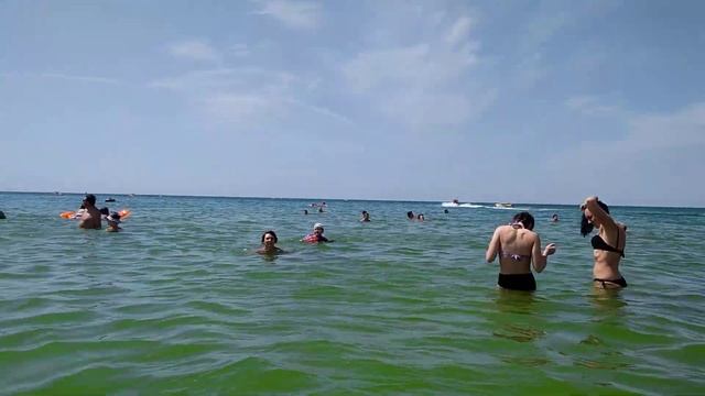 Пляж в Витязево/Как водичка? смотреть онлайн