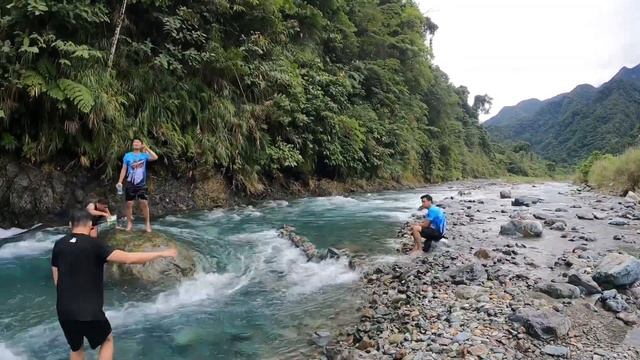 Nueva Ecija - Aurora Road Natural Spot | Day Tour | Husqvarna Svartpilen 401 | Honda Cb 500x | смотреть онлайн