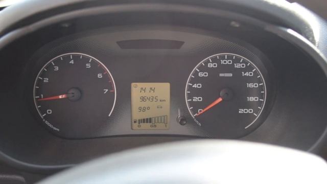 Lada Granta серый