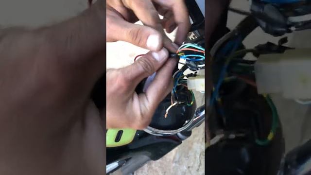Como instalar XENON em moto de corrente alternada - Instalando XENON na titan 150 SPORT смотреть онлайн