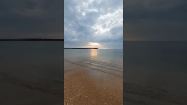 Рассвет у моря #феодосия #море #рассвет #sorts смотреть онлайн