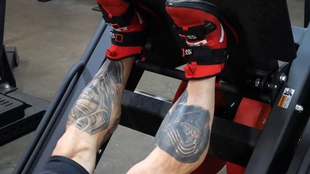 LEE PRIEST: Bodybuilding Leg Press for Massive Legs смотреть онлайн
