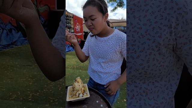 Lilikoi shave ice will just pop inside your mouth 😋 смотреть онлайн
