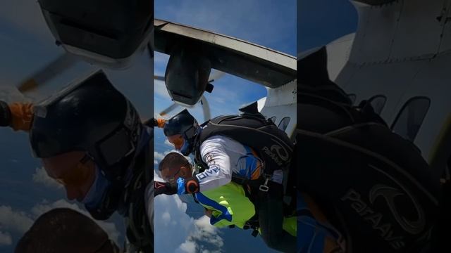 Видеоотзыв - прыжок с парашютом смотреть онлайн