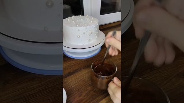 шоколадные подтёки на торте смотреть онлайн
