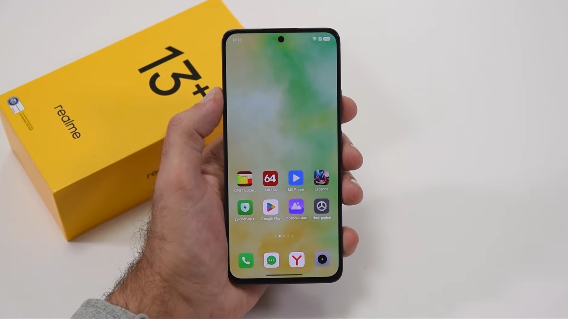 Realme 13 Plus. Честно и позитивно о гаджетах / Арстайл / смотреть онлайн