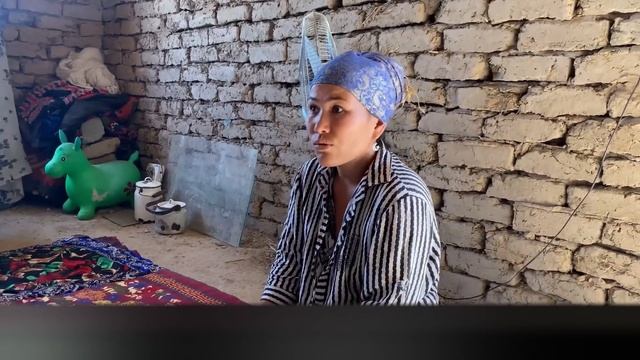 Чаёнлар билан яшайдиган Келинчак 2-Қисм. Чақалоқни чаён чақди 😱 смотреть онлайн