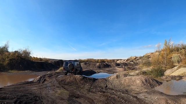 Mercedes G Klasse 280 und 350d Professional im Tagebau смотреть онлайн