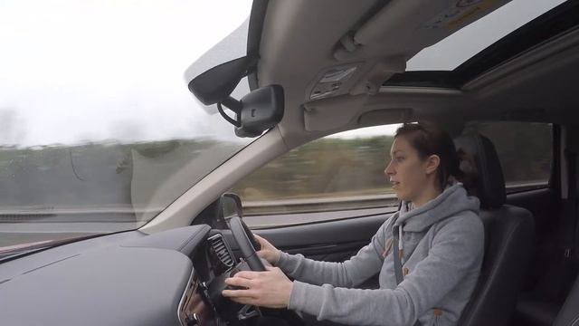 Mitsubishi Outlander PHEV Review 2015
