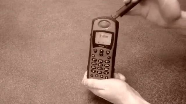 Iridium Training Video - 10 Power off your 9505A.wmv смотреть онлайн