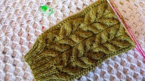 Ажурный узор для кругового вязания. Подарок на Новый год. Узоры спицами схема.