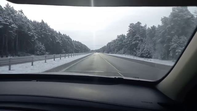 Снежные обочины М6 в весеннем марте смотреть онлайн
