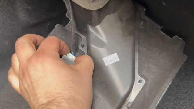 Замена фильтра салона на автомобиле Пежо / Peugeot 3008 / 5008 смотреть онлайн