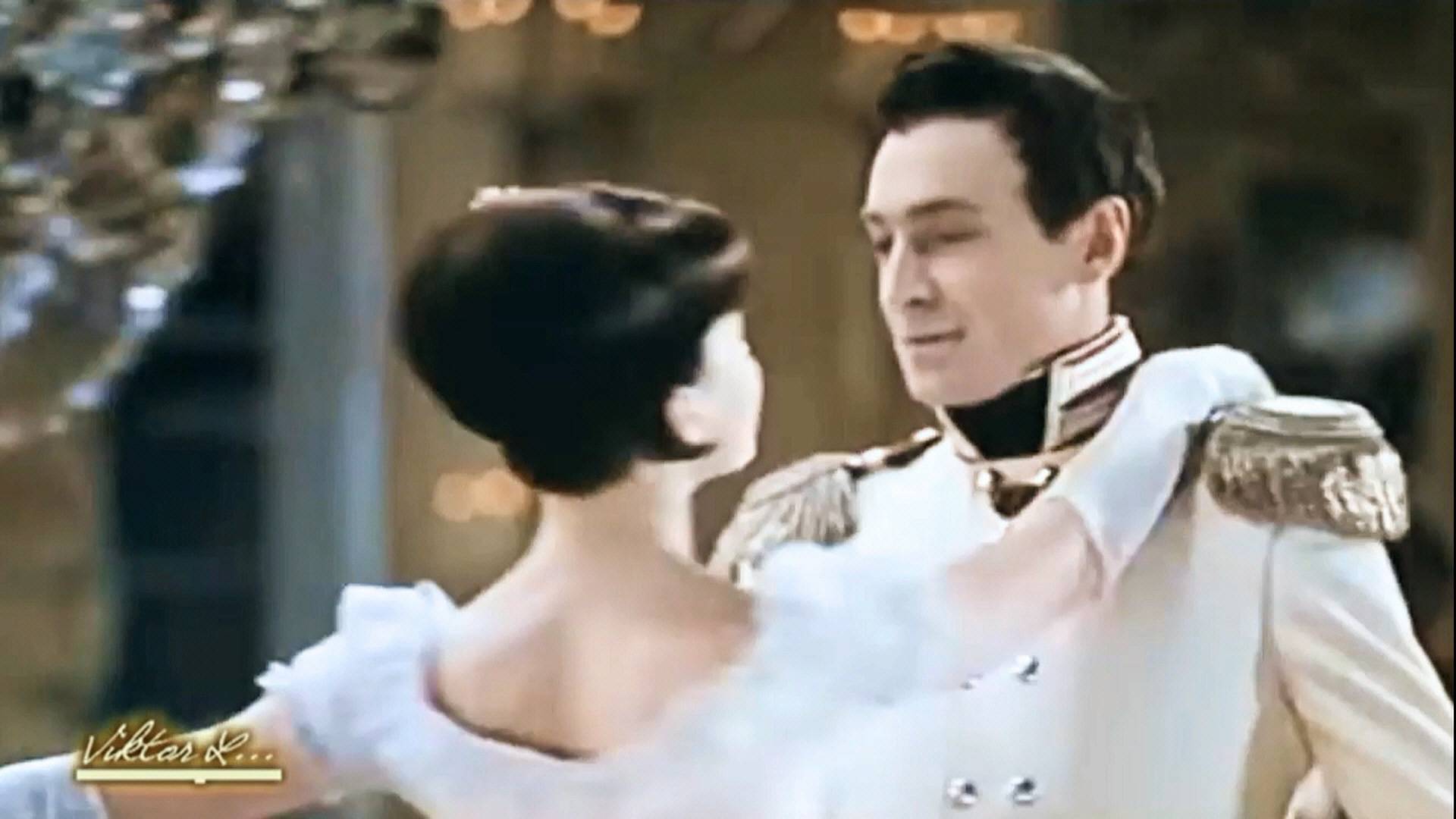 Первый бал Наташи Ростовой