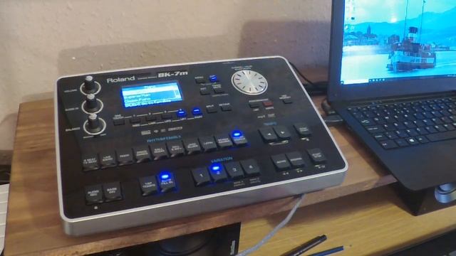 Roland BK 7M sound and accompaniment module demo. смотреть онлайн