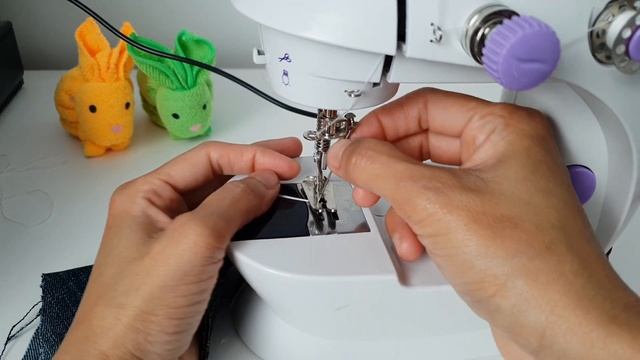 Mini Sewing Machine NOT Stitching? | Problem Solved!! : Tagalog смотреть онлайн