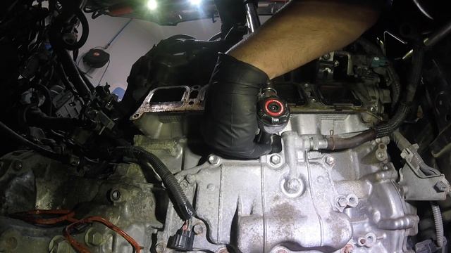 How to Replace Knock Sensor 06-11 Toyota RAV4 смотреть онлайн