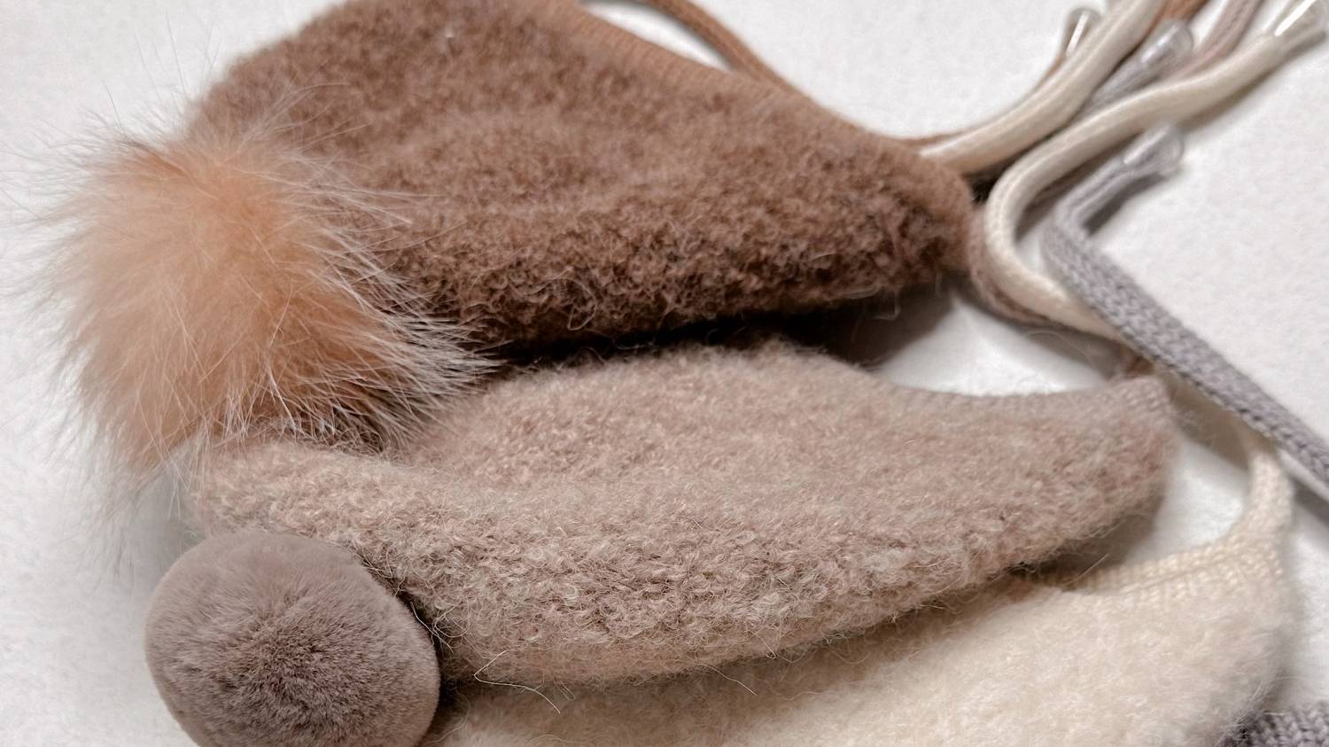 Рада представить вам свой новый мастер-класс на эту теплую, удобную шапочку «Кудряшка»... смотреть онлайн