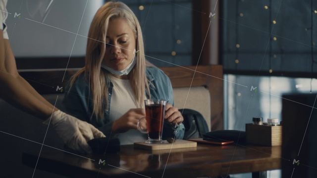 Young woman paying with contactless card for cafe order смотреть онлайн