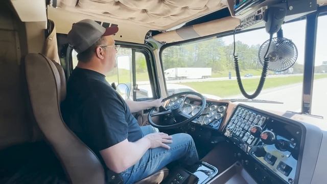 Fred (12 years old) Drives the International Cabover like a BOSS. смотреть онлайн