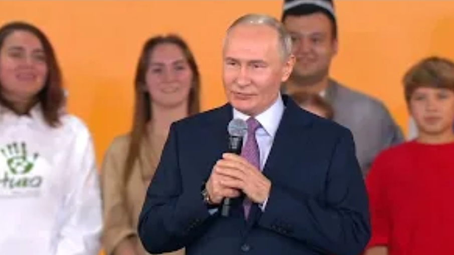 «Мы одна большая, мощная, сплоченная семья!»: Владимир Путин раскрыл, в чем залог успеха России смотреть онлайн