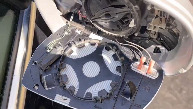 Ai oglinda dezlipită? Montare oglinda OEM Audi A3, A4 B8, A5 - soluția perfectă ! смотреть онлайн