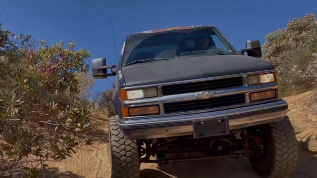 OBS Suburban Solid Axle Swap | Garcia Ridge смотреть онлайн